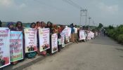 কুমিল্লা মেঘনায় ইউপি চেয়ারম্যানের বিরুদ্ধে অভিযোগের প্রতিবাদে মানববন্ধন ও বিক্ষোভ এলাকাবাসীর।