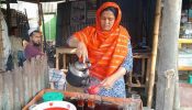 মুক্তিযোদ্ধাকন্যা চা বিক্রেতা শাহনাজের গল্প