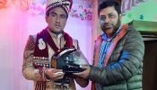 বিয়েতে বরকে হ্যালমেট উপহার