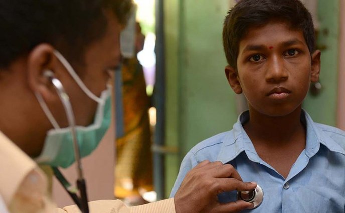 বাংলাদেশে করোনা রোগীদের সেবাদানকারী ডাক্তার, নার্স ও স্বাস্থ্য কর্মীদের প্রণোদনা দেবে সরকার
