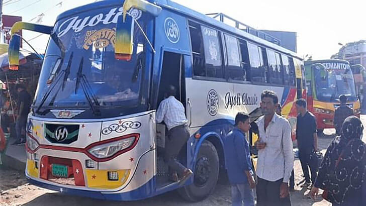 বাস–লঞ্চের নতুন ভাড়ায় যাত্রীদের নাভিশ্বাস, পথে পথে বিরক্তি