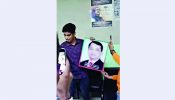 অব্যাহতি দেওয়ার পর নামিয়ে ফেলা হচ্ছে জাহাঙ্গীরের ছবি