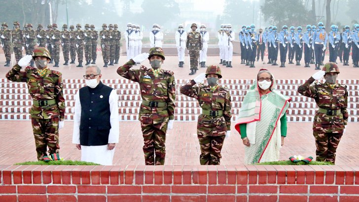 সাভারের জাতীয় স্মৃতিসৌধে রাষ্ট্রপতি ও প্রধানমন্ত্রীর শ্রদ্ধা