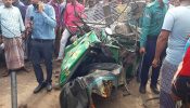 রেলগেট না ফেলায় লাইনে গাড়ি, ডেমু ট্রেনের সঙ্গে সংঘর্ষে নিহত ৩
