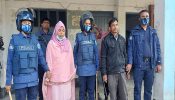 ঠাকুরগাঁও-এ কেন্দ্রে ঢুকে ব্যালট ছিনতাই, ছবি তুলতে যাওয়ায় সাংবাদিককে মারধর