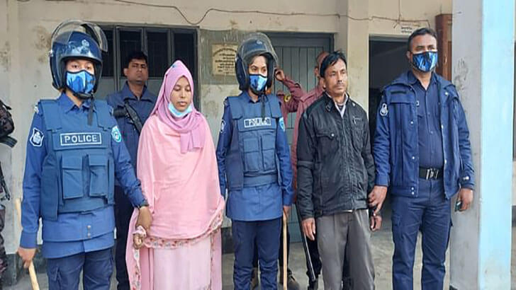 ঠাকুরগাঁও-এ কেন্দ্রে ঢুকে ব্যালট ছিনতাই, ছবি তুলতে যাওয়ায় সাংবাদিককে মারধর